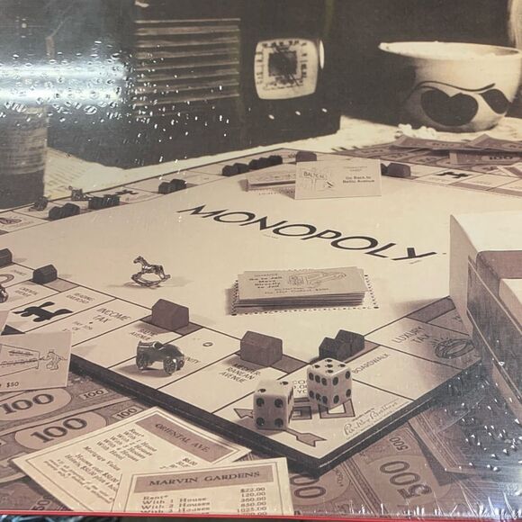 NWT Monopoly Classic Edition Board Game by Parker Brothers Sealed - Picture 9 of 10